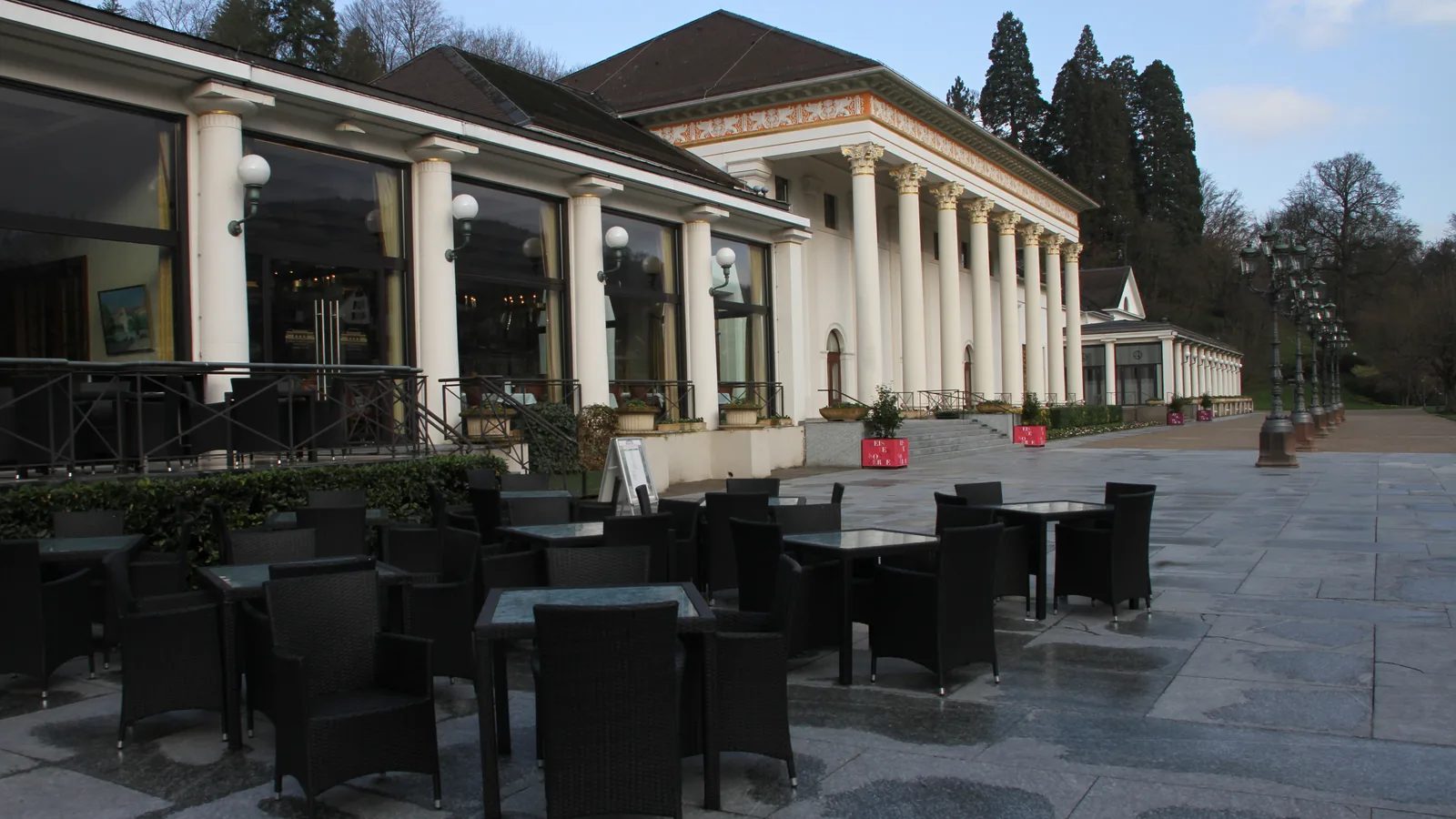 Kurhaus Baden-Baden mit Säulenfassade