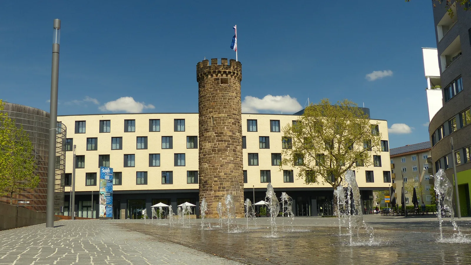 Der Bollwerksturm am Neckar — historisches Wahrzeichen Heilbronns