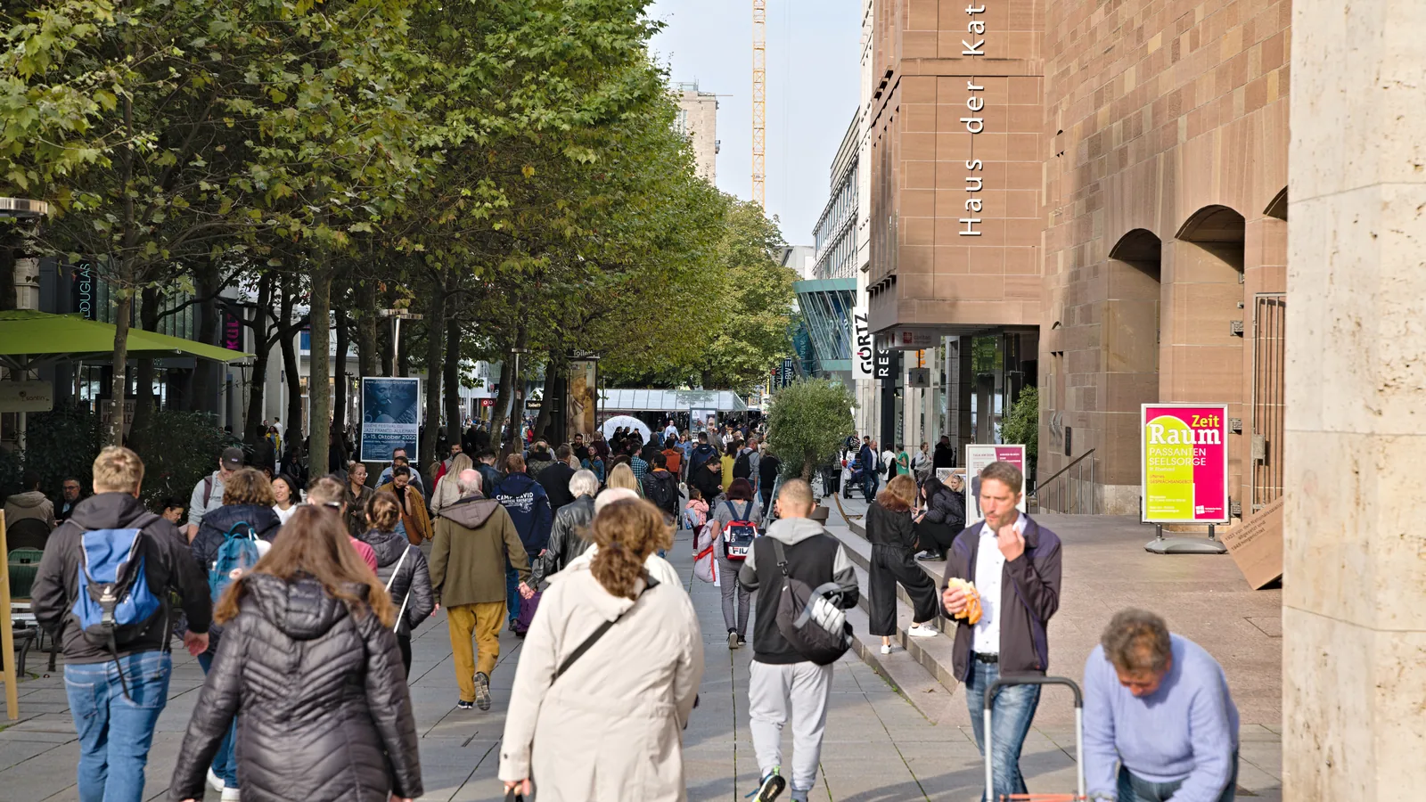 Die Königstraße in Stuttgart — eine der meistbesuchten Einkaufsstraßen Deutschlands