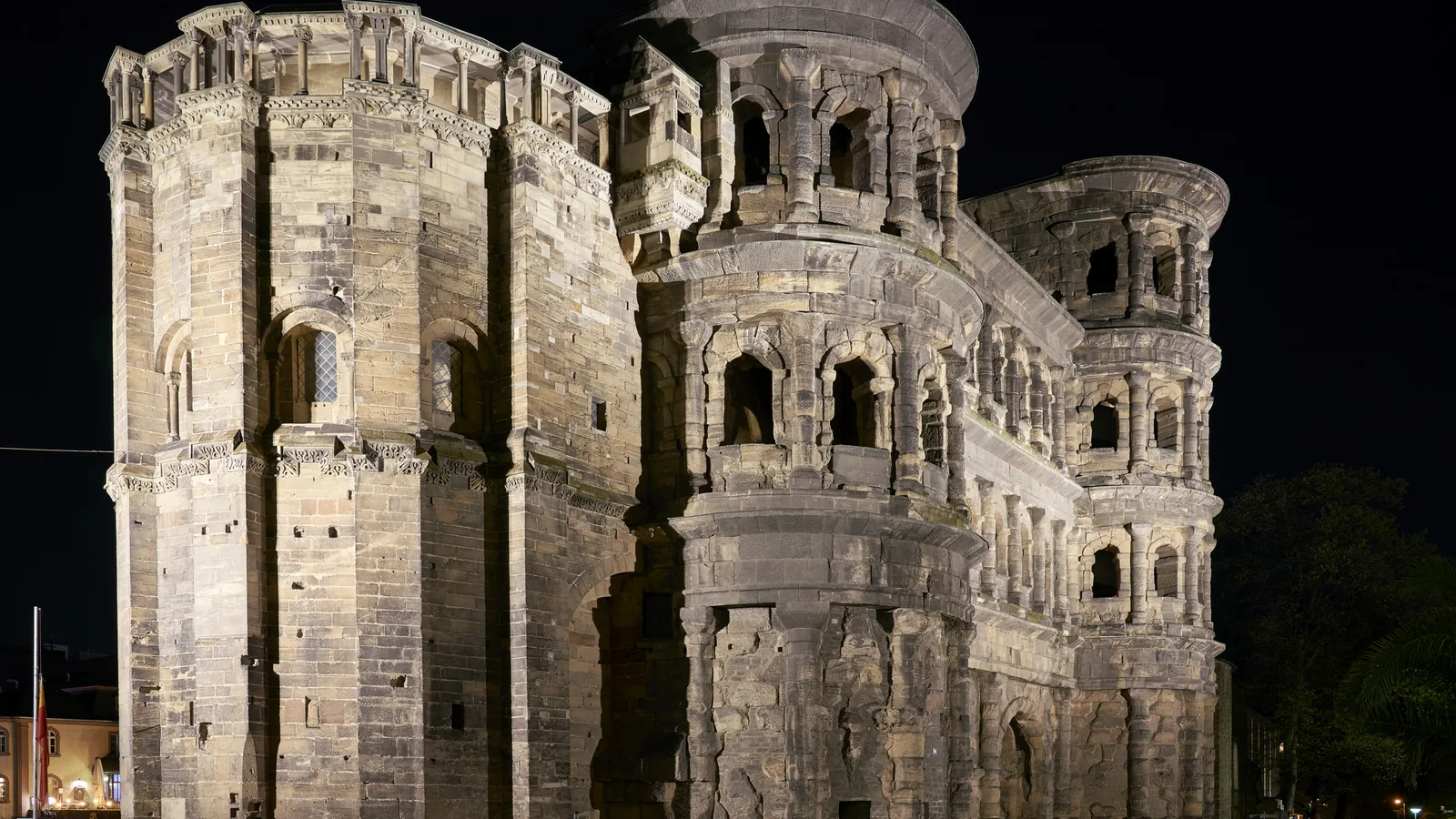 Porta Nigra in Trier bei Nacht